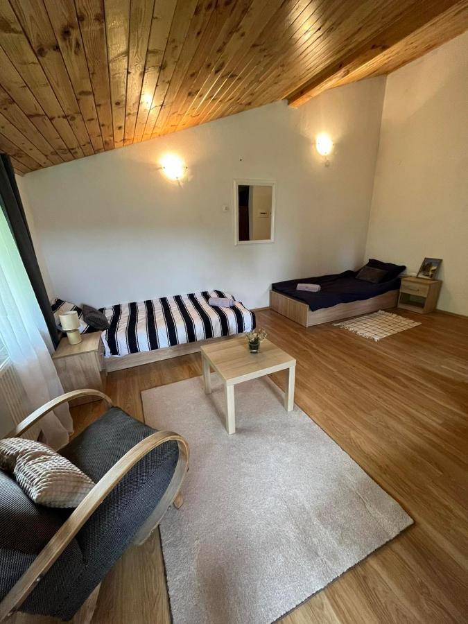 Rooms Ljubenko Karlovac Eksteriør billede
