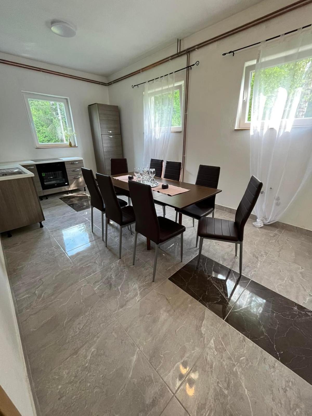Rooms Ljubenko Karlovac Eksteriør billede